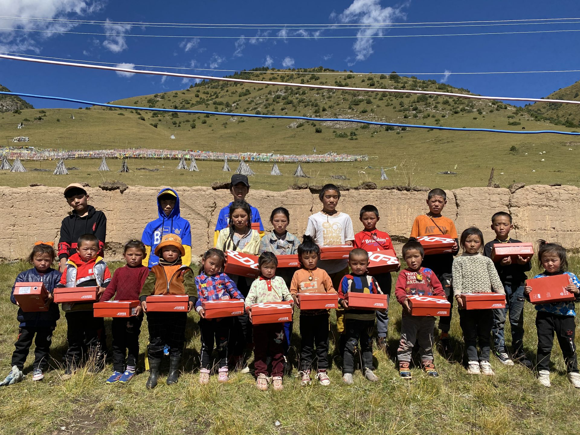 开云体育-开云体育(中国)公益回顾丨家国同欢月同圆 温暖满载甘孜州(图13)